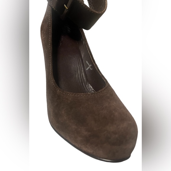 LL Bean Suede Platform Slip Om Adjustable Strap Pump Heels size 7.5 Brown - Picture 7 of 16